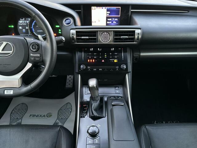 Lexus IS 300h F Sport Edition -