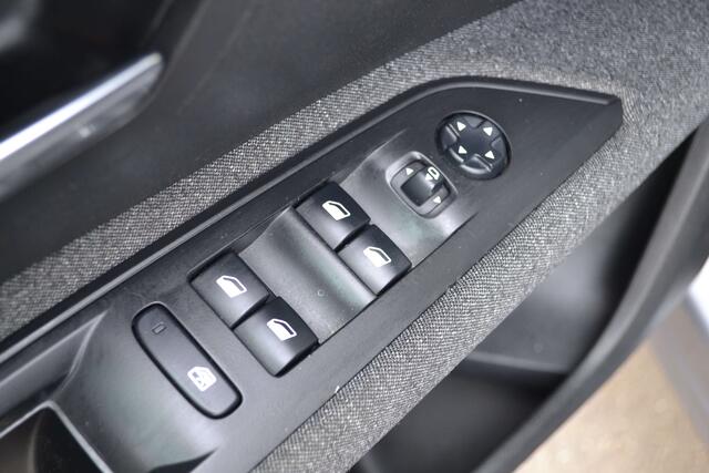 Peugeot 5008 1.5 BlueHDi EAT8 Active 7 Places Navi