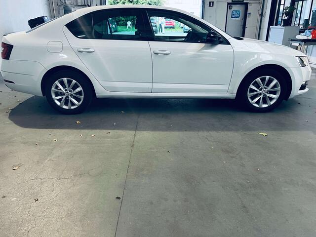 Skoda Octavia 1.5 TSI Ambition DSG+NAVI+CAMERA+CARNET+GARANTIE