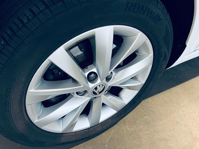 Skoda Octavia 1.5 TSI Ambition DSG+NAVI+CAMERA+CARNET+GARANTIE