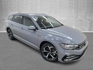 VOLKSWAGEN PASSAT Variant Elegance 2.0 TDI 150PS/110kW D...
