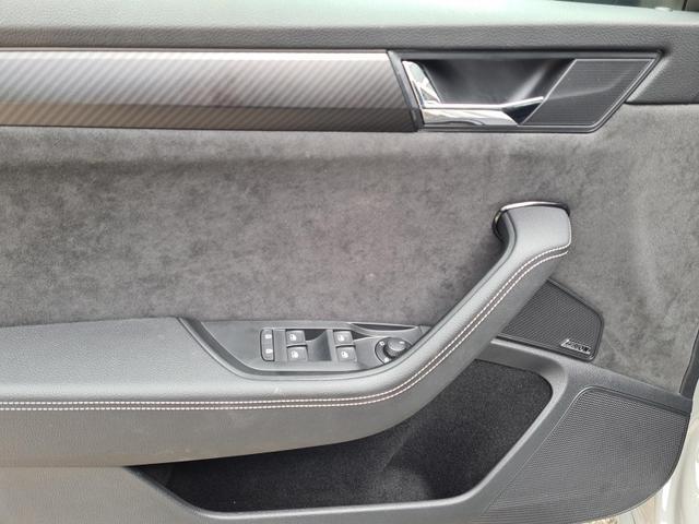 Skoda Superb Combi SportLine 4x4 AHK Pano Canton AC...