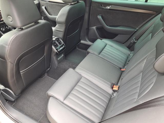 Skoda Superb Combi SportLine 4x4 AHK Pano Canton AC...
