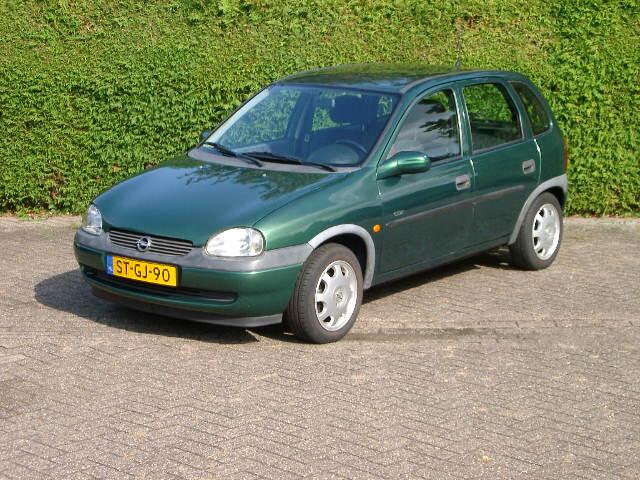 Opel Corsa 1.4i CDX e distributieriem en gereviseerde cil.kop NL auto met NAP, elektrische ramen, centr.vergrendeling, 5 drs