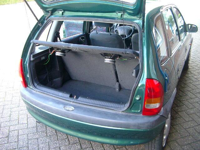 Opel Corsa 1.4i CDX e distributieriem en gereviseerde cil.kop NL auto met NAP, elektrische ramen, centr.vergrendeling, 5 drs
