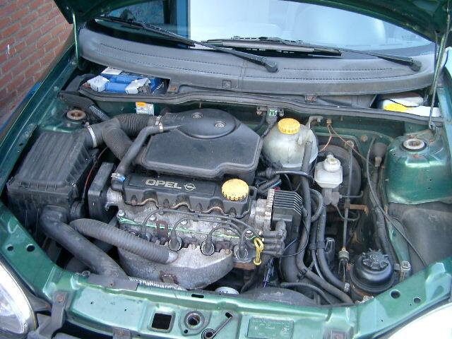 Opel Corsa 1.4i CDX e distributieriem en gereviseerde cil.kop NL auto met NAP, elektrische ramen, centr.vergrendeling, 5 drs