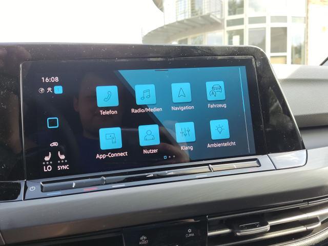 Volkswagen Golf Style 8 +NAVI PRO+LED+ACC+KAMERA+SUNSET ...