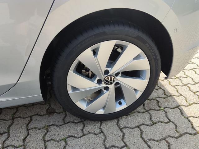 Volkswagen Golf Style 8 +NAVI PRO+LED+ACC+KAMERA+SUNSET ...