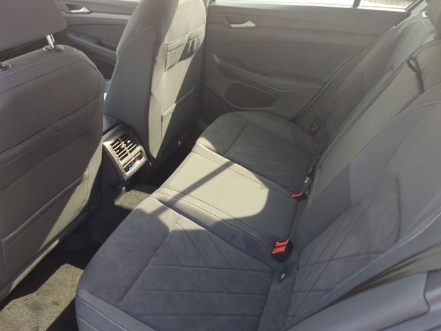 Volkswagen Golf Style 8 +NAVI PRO+LED+ACC+KAMERA+SUNSET ...