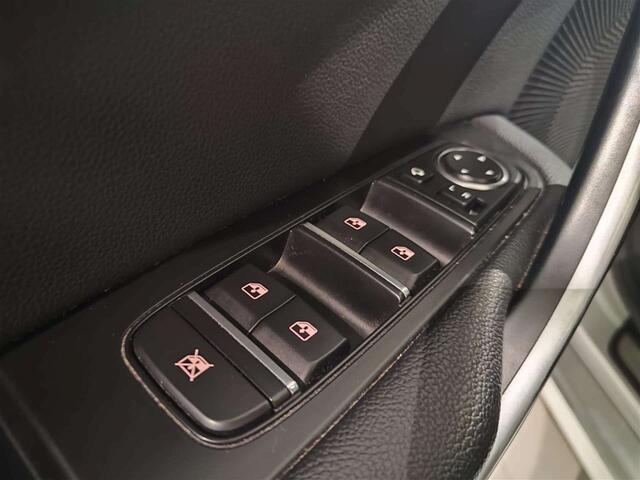 KIA CEE D 1.6 GDI DCT OPF PHEV Platinum Edition