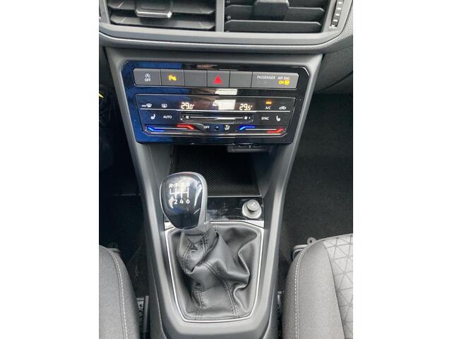 Volkswagen T-Cross LIFE 1.0 TSI 110PS DSG/AUTOMATIK, Bla...