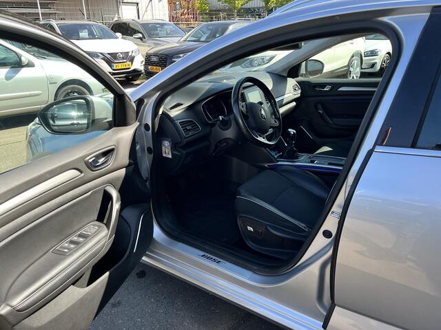 Renault Megane Estate 1.2 TCe Bose Camera, trekhaak, blindspot