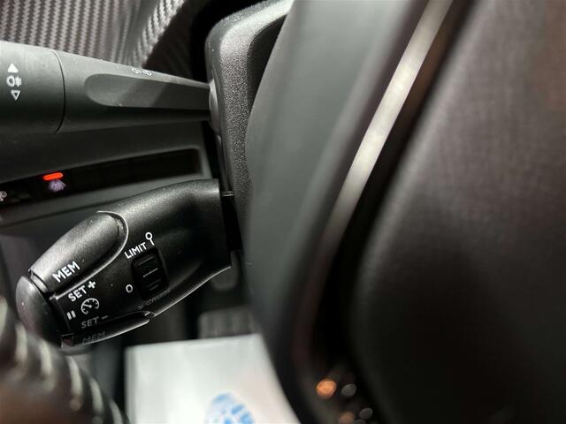 Peugeot 208 1.5 BlueHDi // Camera 360� // Garantie