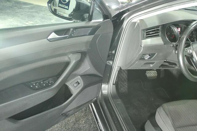 Volkswagen Passat 1.6 TDi SCR DSG
