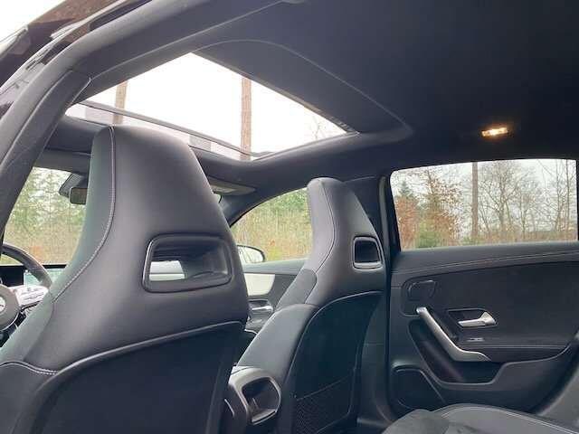 Mercedes-Benz A-Klasse Edition,AMG,LED,Pano Dak, MBUX,Night Pack,Camera