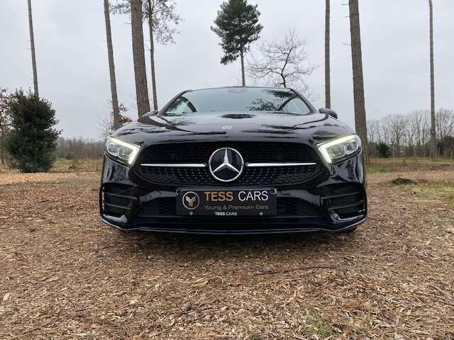 Mercedes-Benz A-Klasse Edition,AMG,LED,Pano Dak, MBUX,Night Pack,Camera