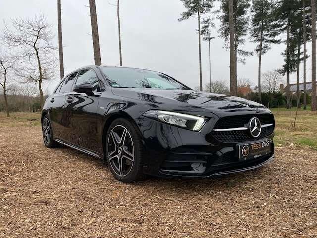Mercedes-Benz A-Klasse Edition,AMG,LED,Pano Dak, MBUX,Night Pack,Camera