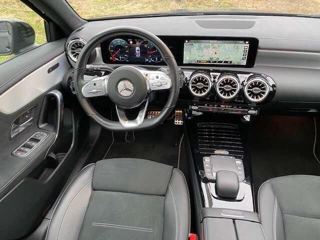 Mercedes-Benz A-Klasse Edition,AMG,LED,Pano Dak, MBUX,Night Pack,Camera