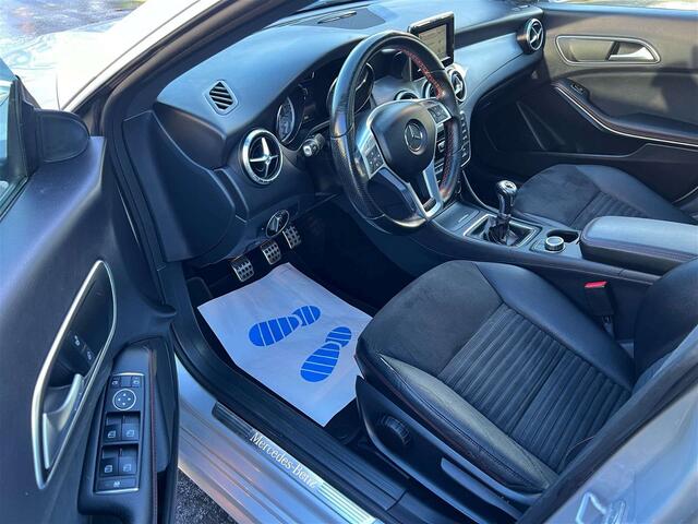 Mercedes-Benz CLA-Klasse PACK AMGPaNONAVILEDX�nonCUIRJANTESBT