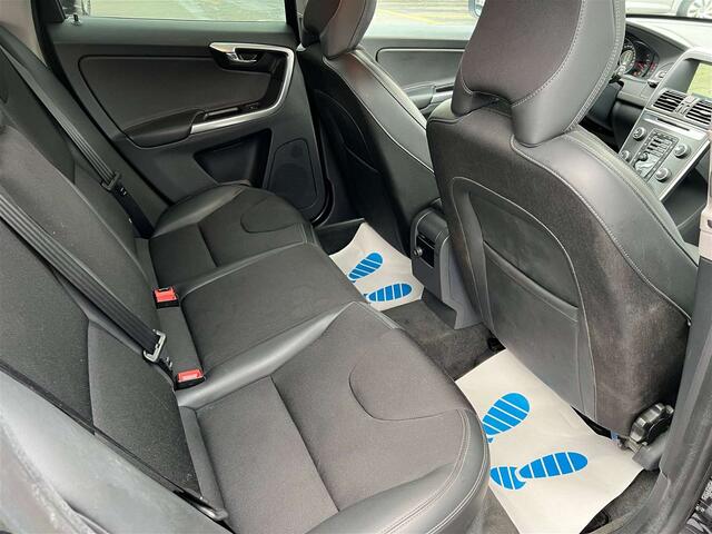 Volvo XC60 2.0 D3 Kinetic GeartronicEURO6bNAVICLIMABTLED
