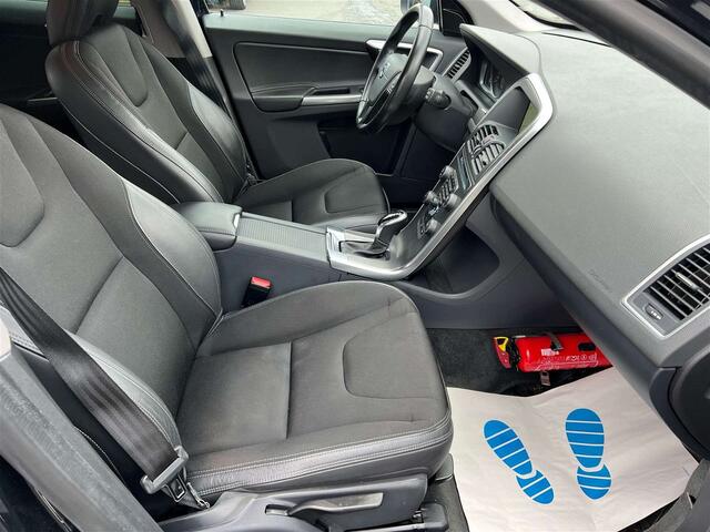 Volvo XC60 2.0 D3 Kinetic GeartronicEURO6bNAVICLIMABTLED
