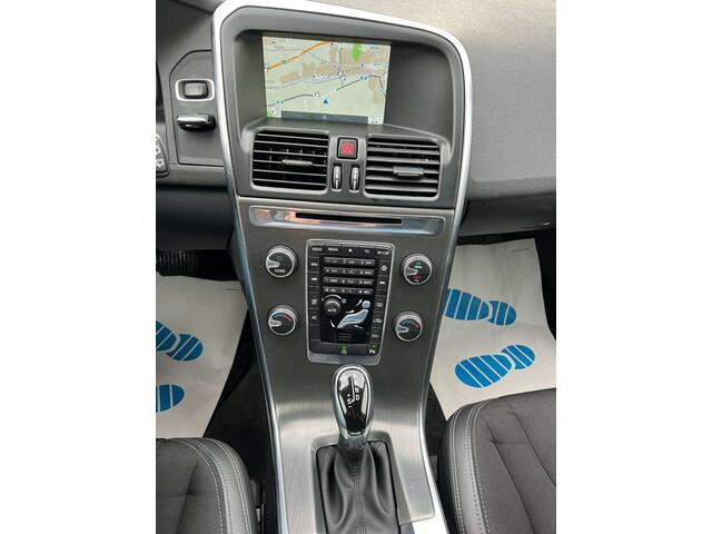 Volvo XC60 2.0 D3 Kinetic GeartronicEURO6bNAVICLIMABTLED