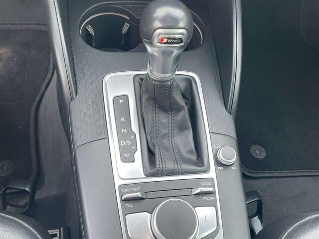 Audi A3 1.6 TDi S tronic / Toit panoramique /Capt. Av. Ar.