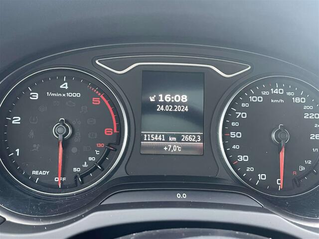 Audi A3 1.6 TDi S tronic / Toit panoramique /Capt. Av. Ar.