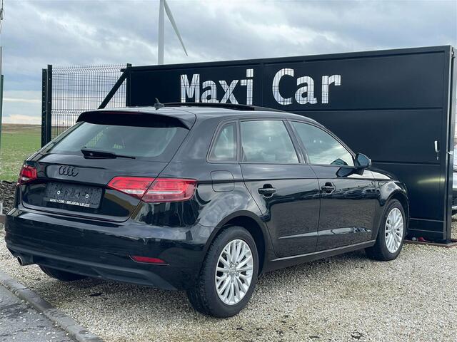 Audi A3 1.6 TDi S tronic / Toit panoramique /Capt. Av. Ar.