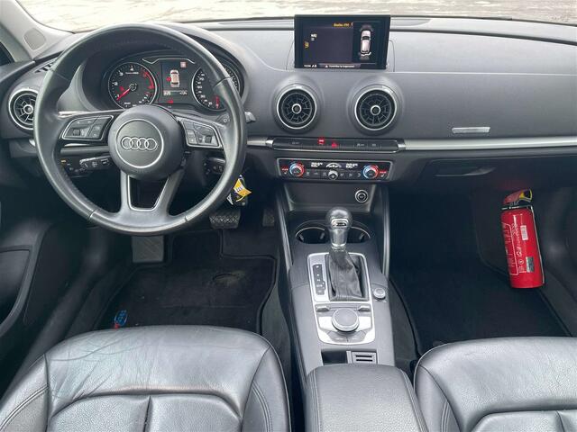 Audi A3 1.6 TDi S tronic / Toit panoramique /Capt. Av. Ar.