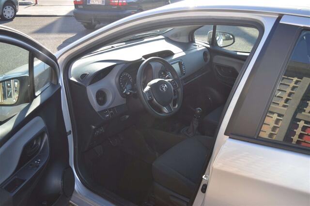 Toyota Yaris 1.5i Dual VVT-iE Y-oung