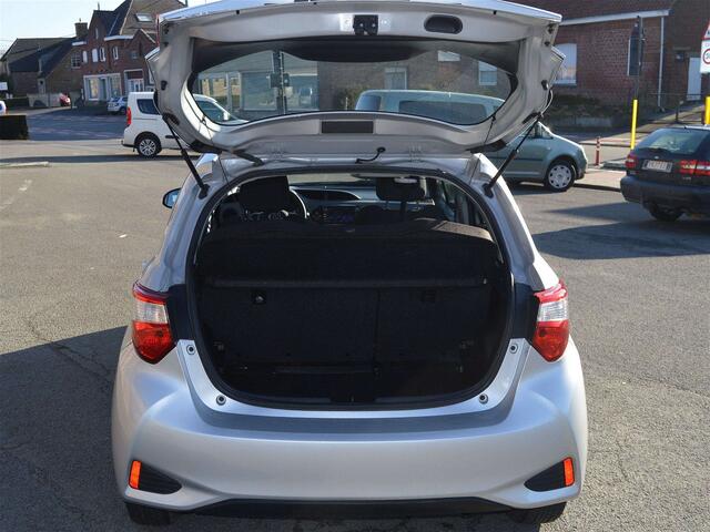 Toyota Yaris 1.5i Dual VVT-iE Y-oung