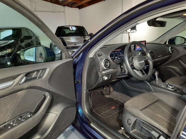 Audi A3 30 TDi 1.6 S tronic Sportline/ Garantie 12 Mois