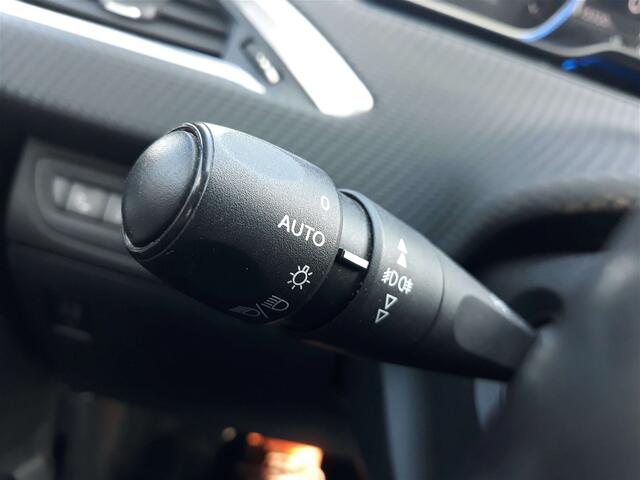Peugeot 2008 1.6i Allure