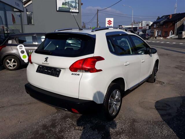 Peugeot 2008 1.6i Allure
