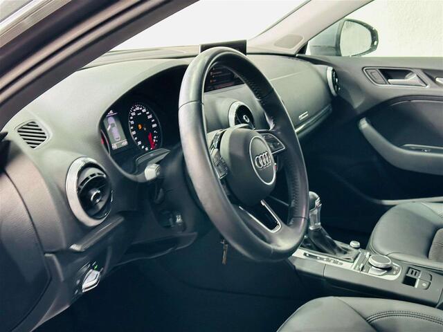 Audi A3 30 TDi S TRONIC  GARANTIE 12 MOIS  DESIGN LINE 
