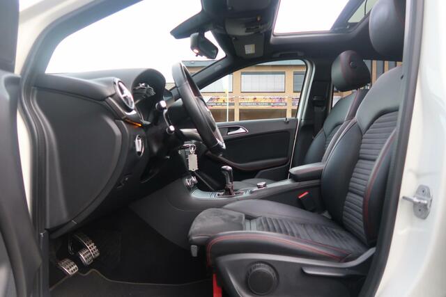 Mercedes-Benz B-Klasse 180 AMG|PANORAMADAK|FACELIFT|NAVIGATIE|BLUETOOTH|XENON-LED|DEALER ONDERHOUDEN