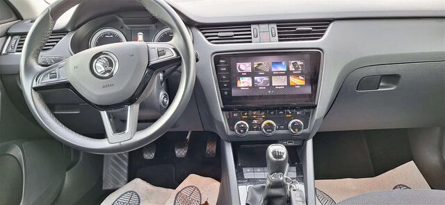 Skoda Octavia 1.0 TSI version  luxe Style  cuir , clim, GPS ...