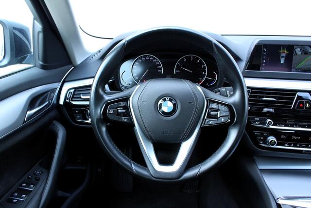 BMW 5-Serie Touring 520i Executive NAVI LED STOELVW CAMERA LED '18