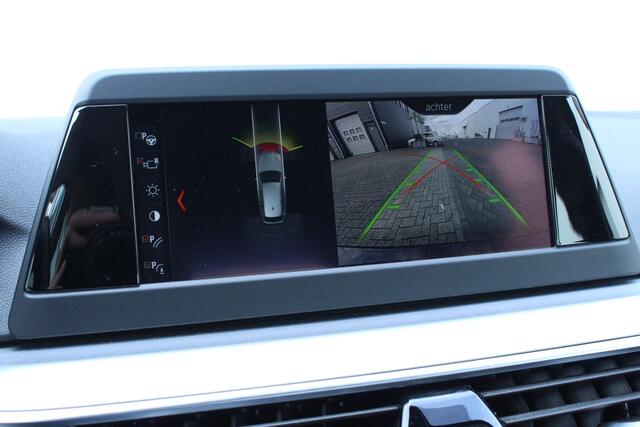 BMW 5-Serie Touring 520i Executive NAVI LED STOELVW CAMERA LED '18