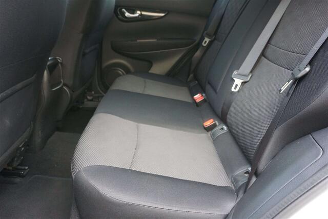 Nissan Qashqai 1.5 dCi 2WD Airco-Navi-Camera-PDC-100dkm-Garantie