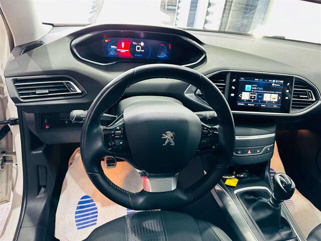 Peugeot 308 1.2  ALLURE  GARANTIE 12 MOIS  1ER PROP 