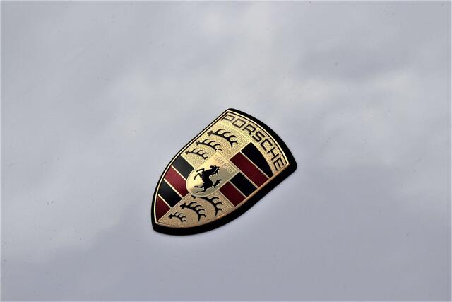 Porsche Cayman R - Manual/CarbonSeats/SportExhaust FULL HISTORY