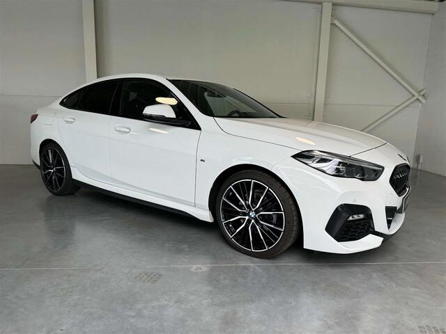 BMW 2-Serie 218iA- M-Pakket - Apple CarPLay - LED - 19