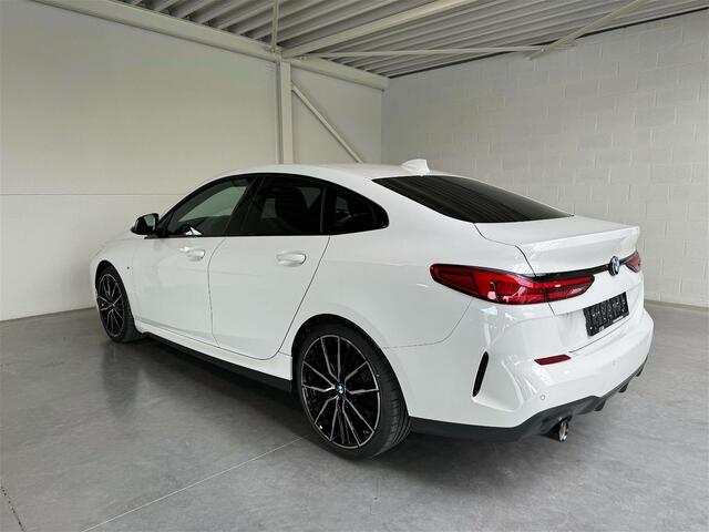 BMW 2-Serie 218iA- M-Pakket - Apple CarPLay - LED - 19