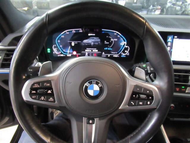 BMW 3-Serie E M Sport Hybrid FUL OPTIE Pano Camera Digital Pro