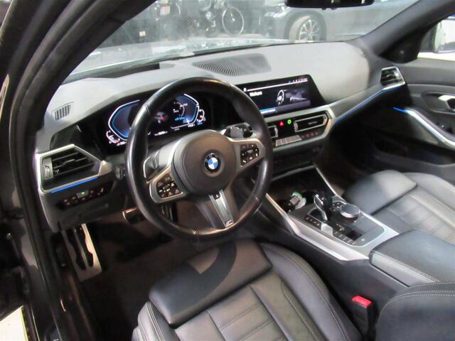 BMW 3-Serie E M Sport Hybrid FUL OPTIE Pano Camera Digital Pro