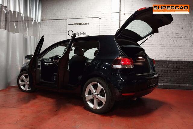 Volkswagen Golf 1.6  TDi Trendline DSG Navi  A/C  Bth  215X60M