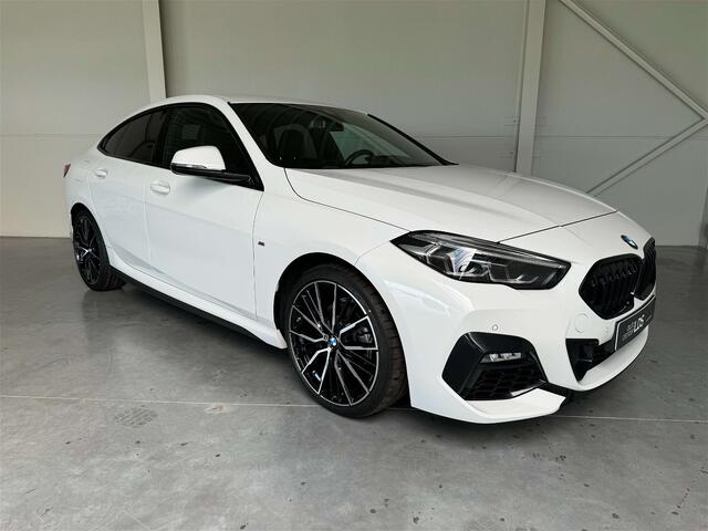 BMW 2-Serie 218i Gran Coup� - M-Pakket - LED - 19 velgen