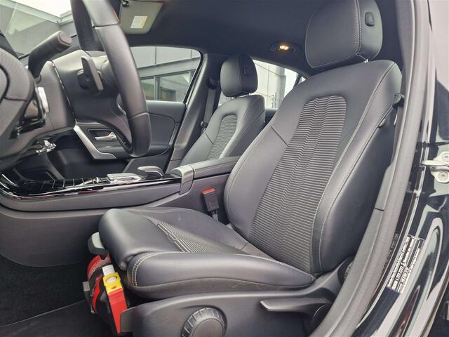 Mercedes-Benz A-Klasse  Launch Edition  Automaat  Navi  Widescreen